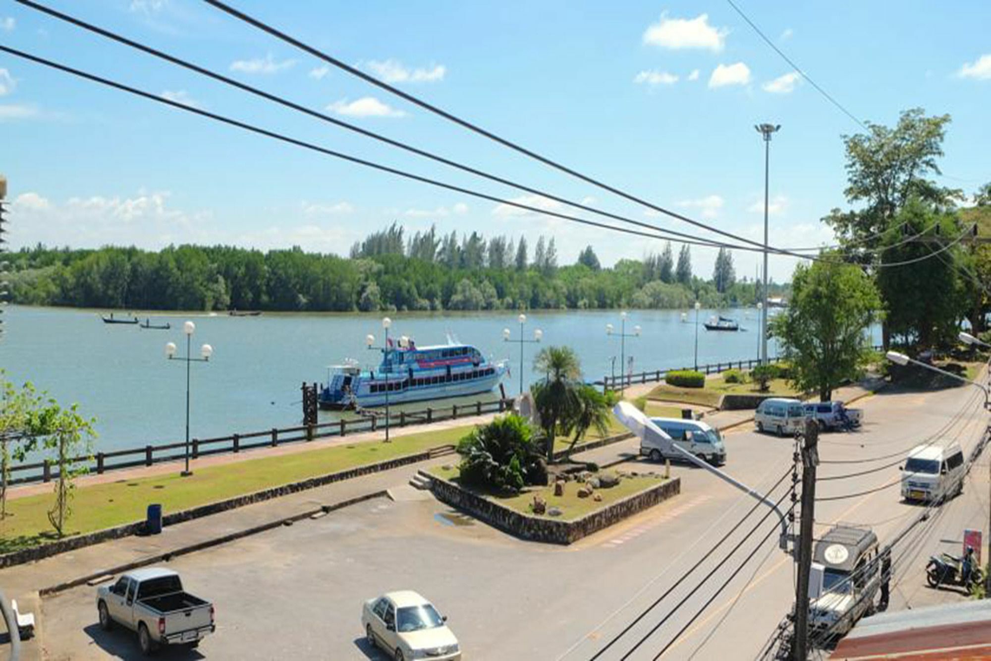 Krabi Marina Seaview Hotel Ngoại thất bức ảnh