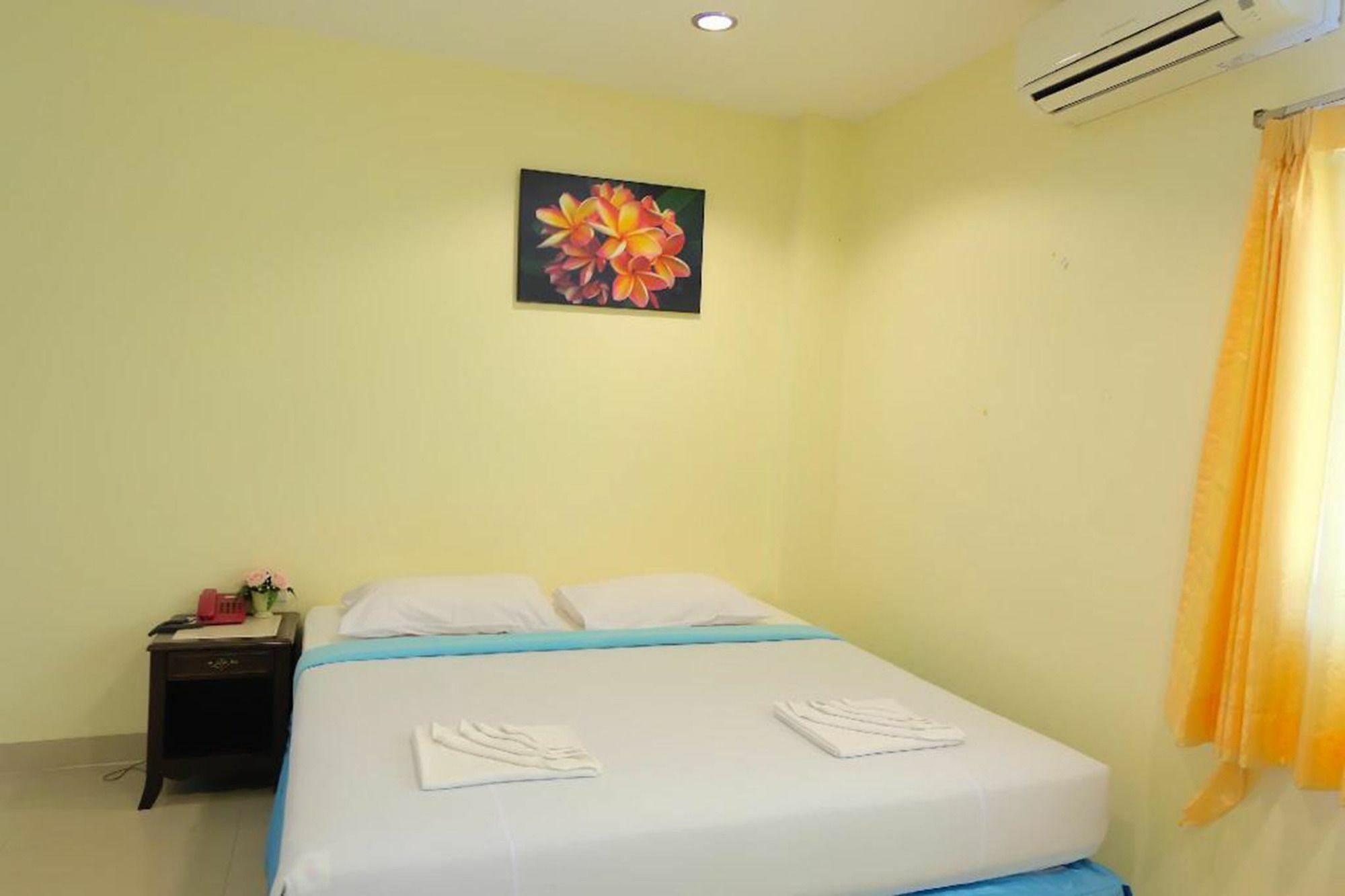 Krabi Marina Seaview Hotel Ngoại thất bức ảnh