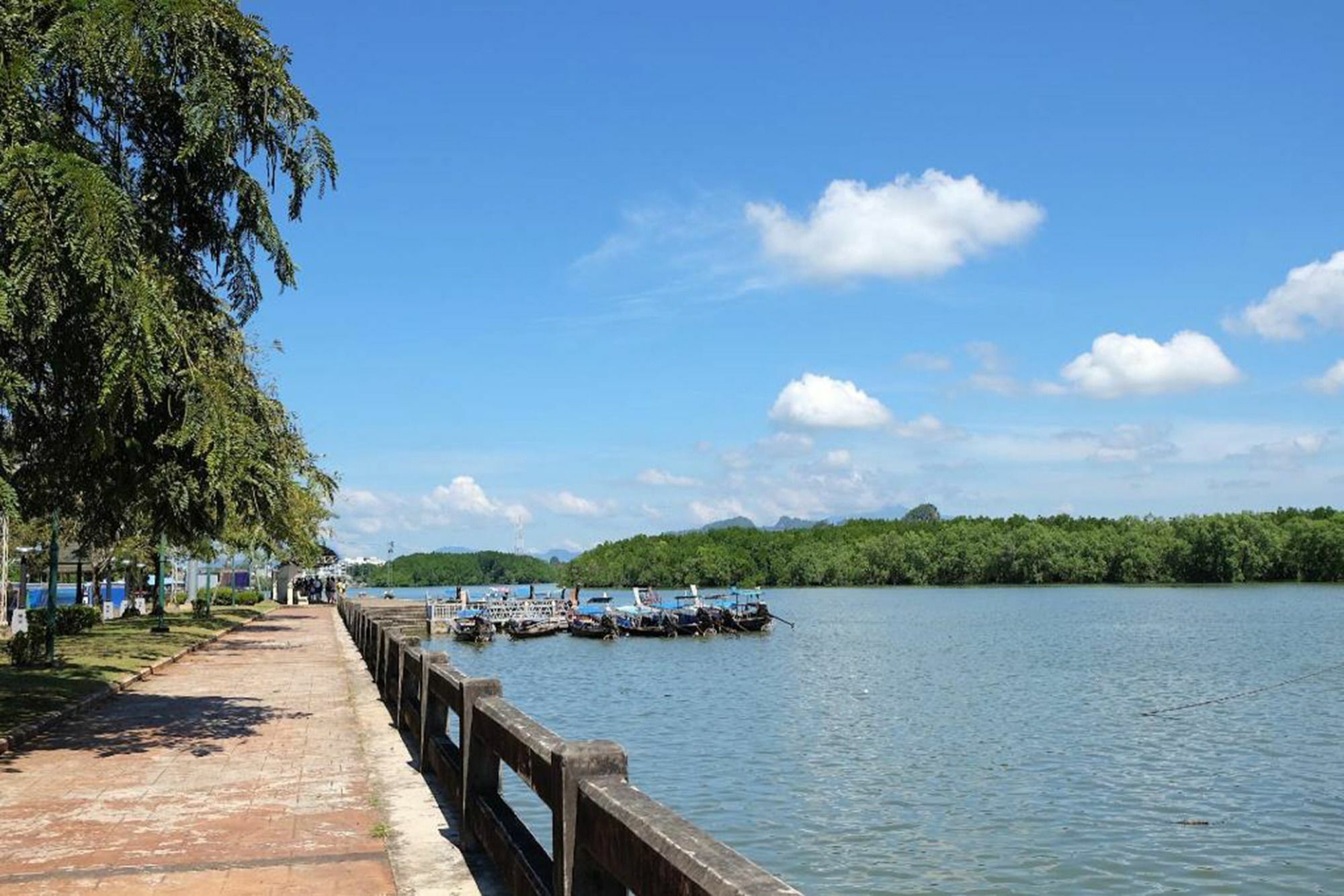 Krabi Marina Seaview Hotel Ngoại thất bức ảnh